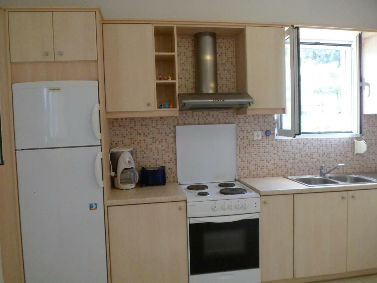 Menelaos Apartments Adelianos Kampos Eksteriør billede